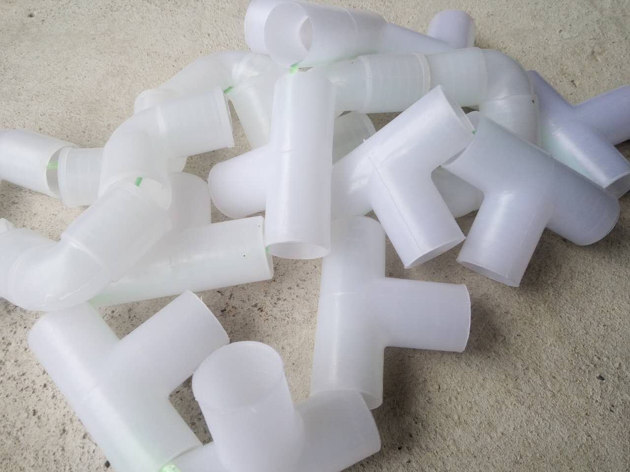  PE白色軟接頭